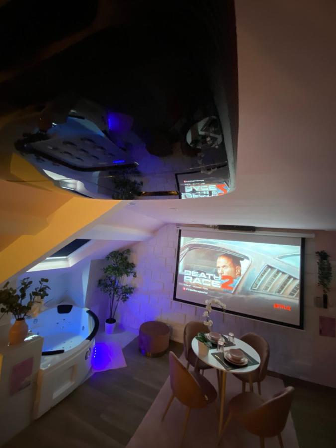 Capsule Color Deluxe Balneo I Ecran Home Cinema I Console De Jeux Trith-Saint-Leger Exterior foto